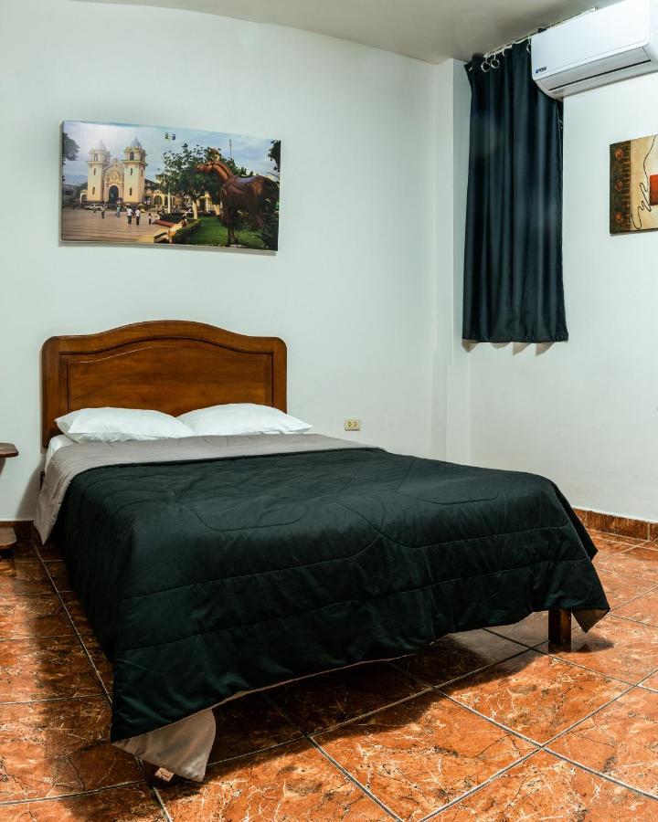 Hospedaje Gran Imperial تومبيس المظهر الخارجي الصورة