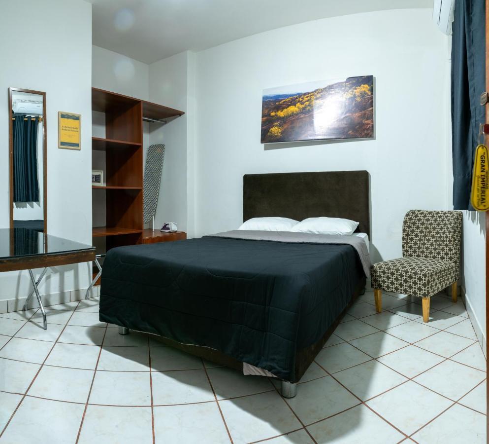 Hospedaje Gran Imperial تومبيس المظهر الخارجي الصورة