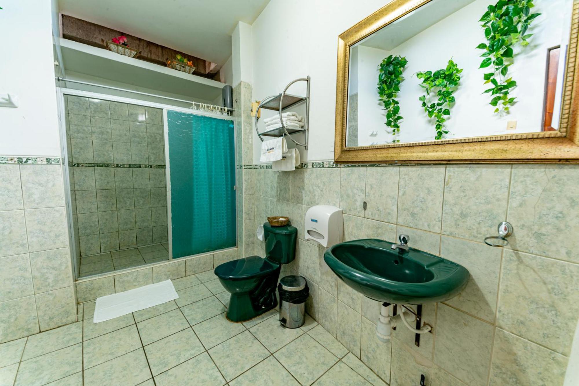 Hospedaje Gran Imperial تومبيس المظهر الخارجي الصورة